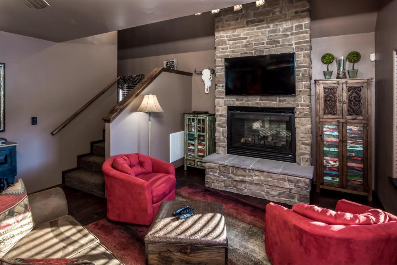 Fifth Dimension, 2 Bedrooms, Wifi, Hot Tub, Game Table, Grill, Sleeps 4 루이도소 외부 사진