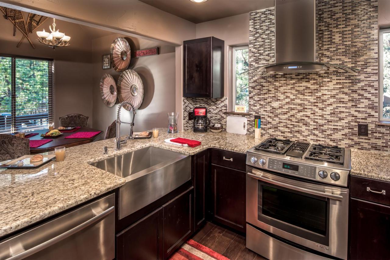Fifth Dimension, 2 Bedrooms, Wifi, Hot Tub, Game Table, Grill, Sleeps 4 루이도소 외부 사진