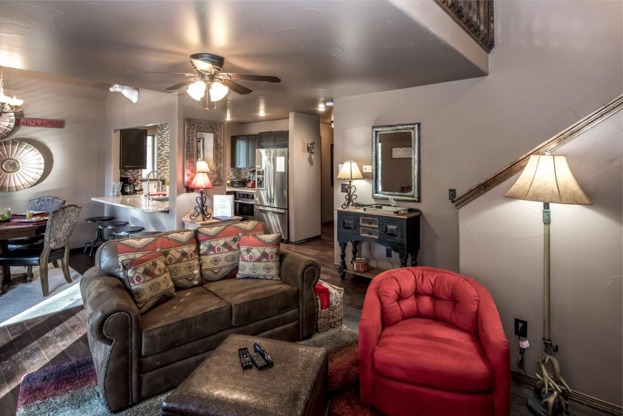 Fifth Dimension, 2 Bedrooms, Wifi, Hot Tub, Game Table, Grill, Sleeps 4 루이도소 외부 사진